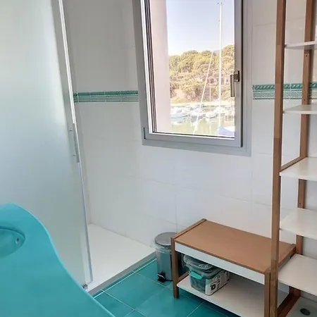 Spacieux T3 Avec Loggia Et Accès Piscine à Bormes - Fr-1-610-112 *